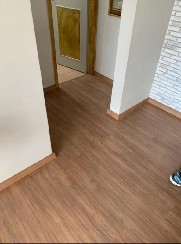 Piso vinílico moderno
